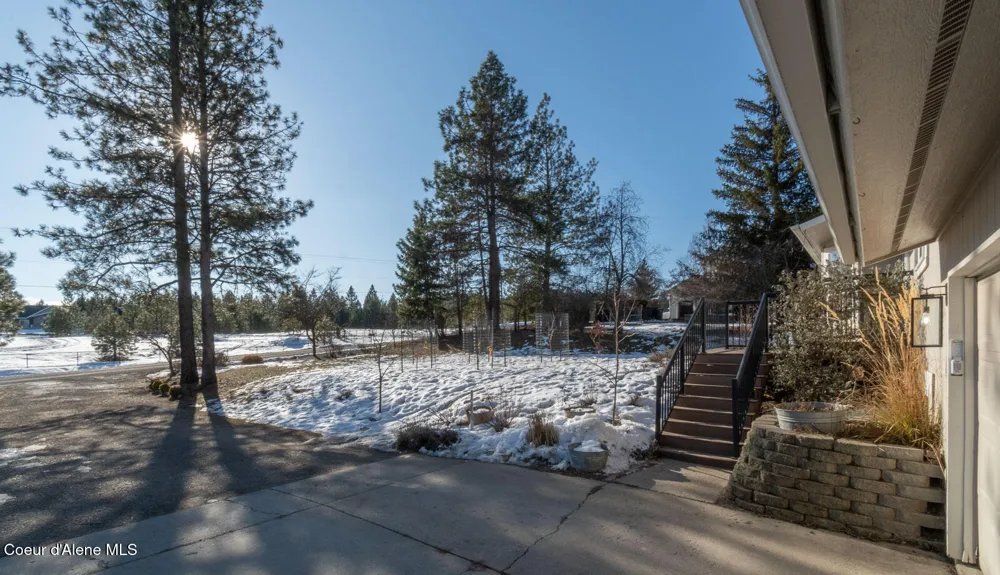 17783 W Rice Avenue Hauser, ID 83854