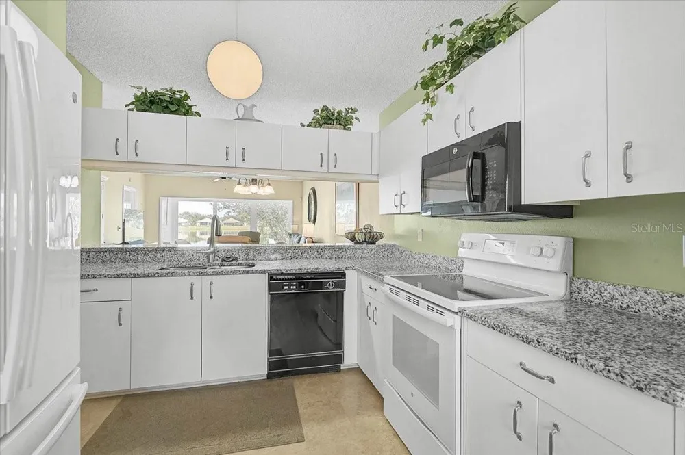 4215 CADDIE DRIVE E #102 Bradenton, FL 34203
