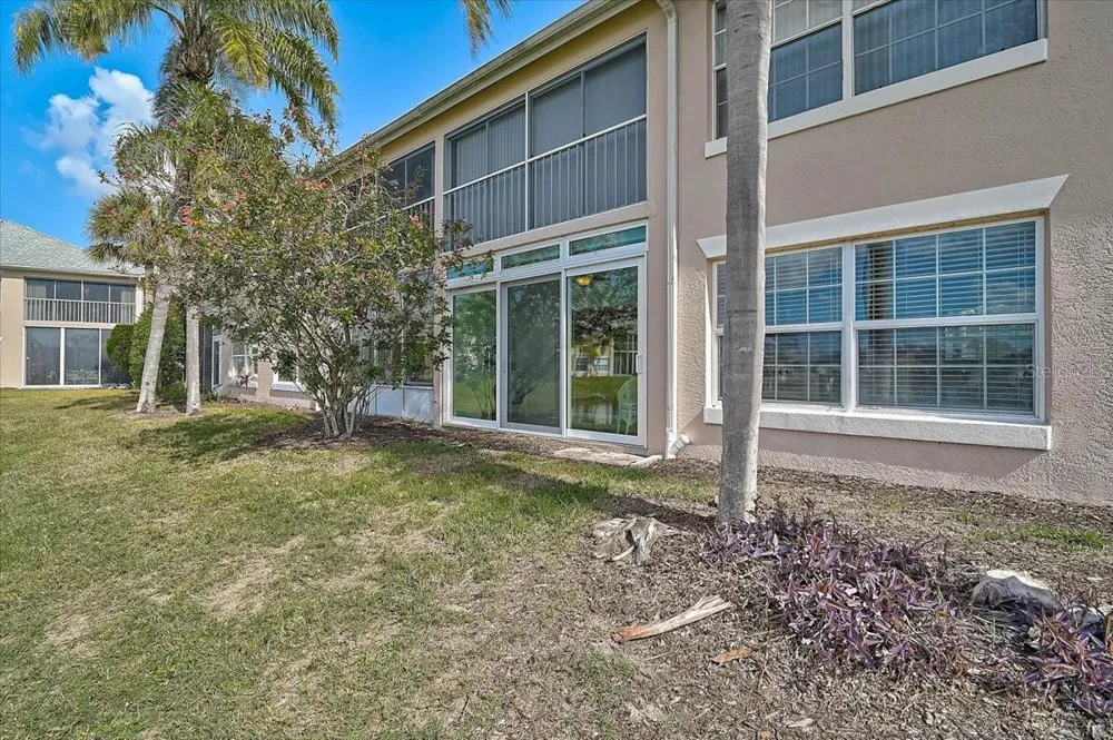 4215 CADDIE DRIVE E #102 Bradenton, FL 34203