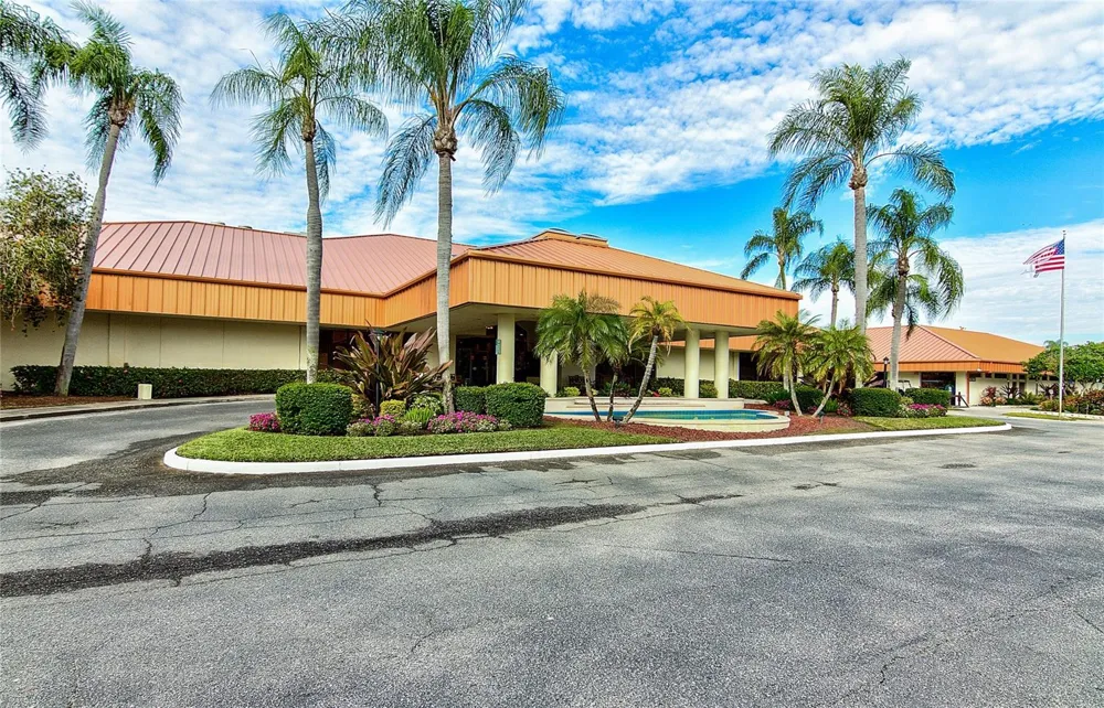 4215 CADDIE DRIVE E #102 Bradenton, FL 34203