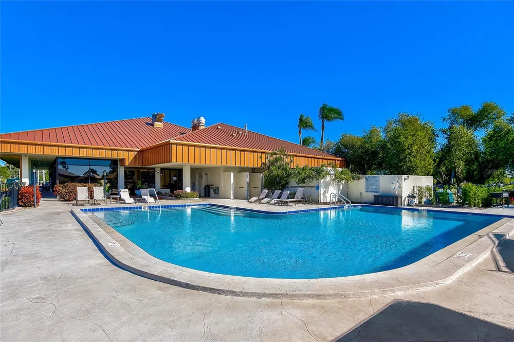 4215 CADDIE DRIVE E #102 Bradenton, FL 34203