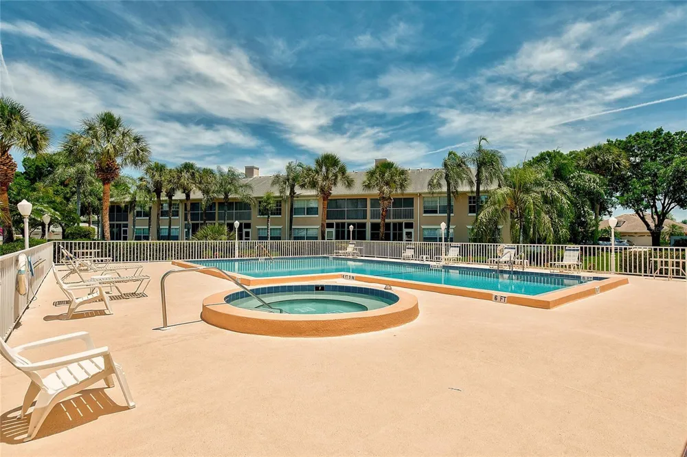 4215 CADDIE DRIVE E #102 Bradenton, FL 34203