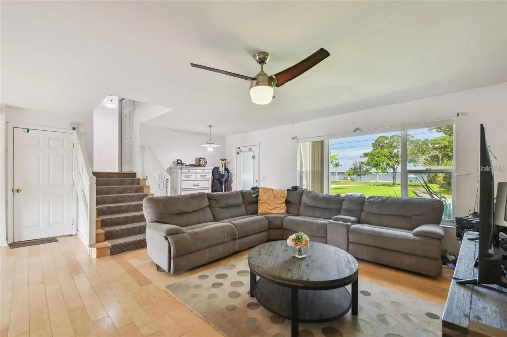 317 SHORE DRIVE E Oldsmar, FL 34677