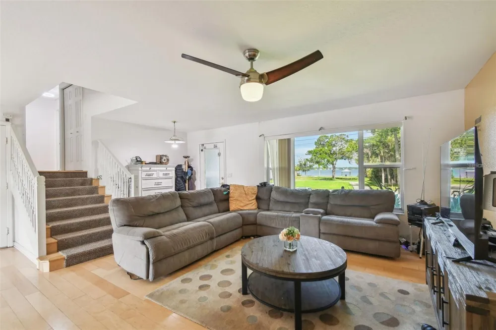317 SHORE DRIVE E Oldsmar, FL 34677