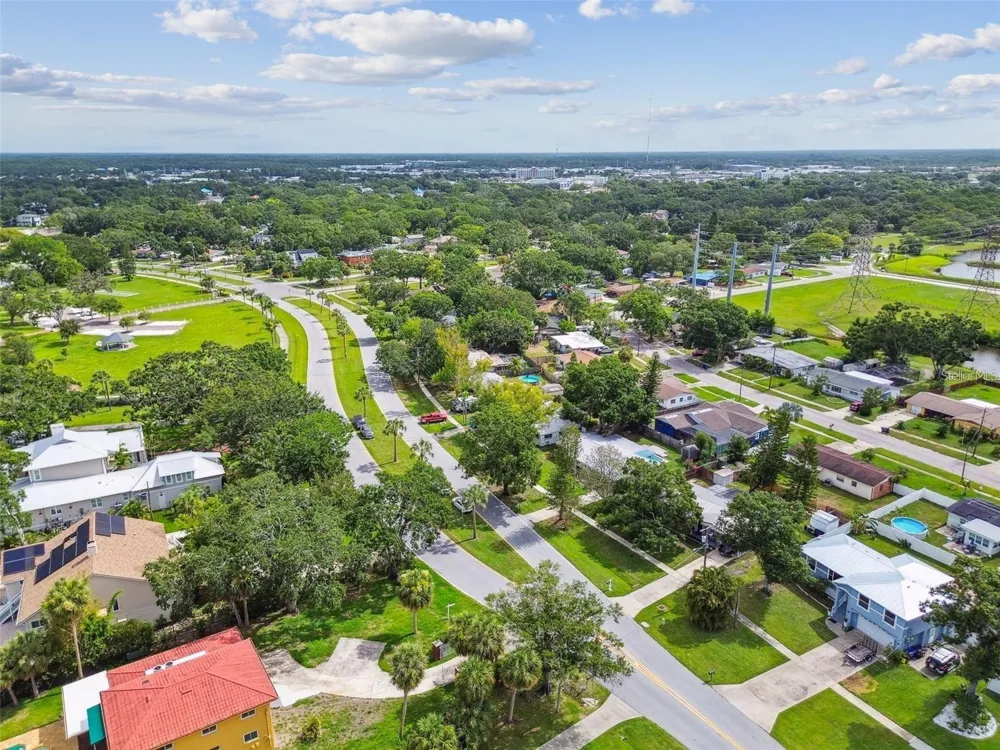 317 SHORE DRIVE E Oldsmar, FL 34677