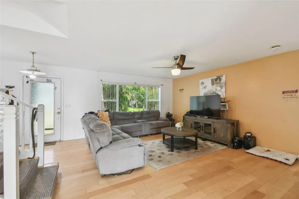317 SHORE DRIVE E Oldsmar, FL 34677