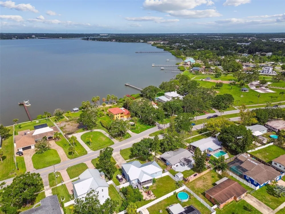 317 SHORE DRIVE E Oldsmar, FL 34677