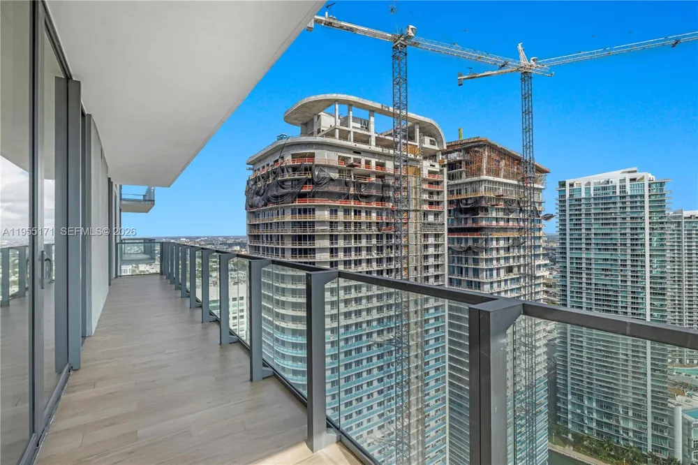 88 SW 7th St #3711 Miami, FL 33130