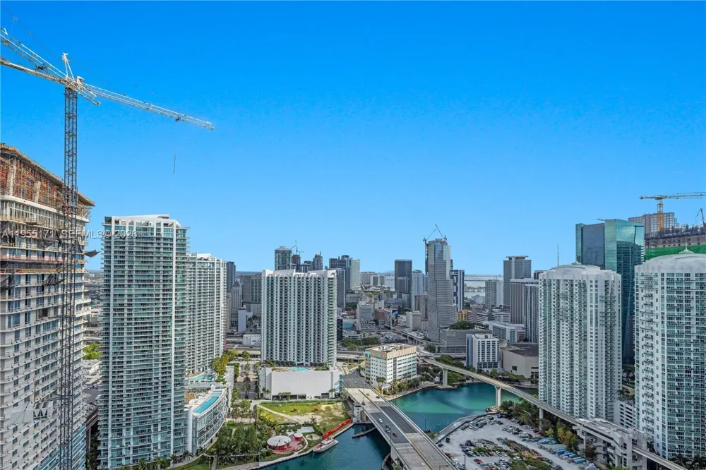 88 SW 7th St #3711 Miami, FL 33130