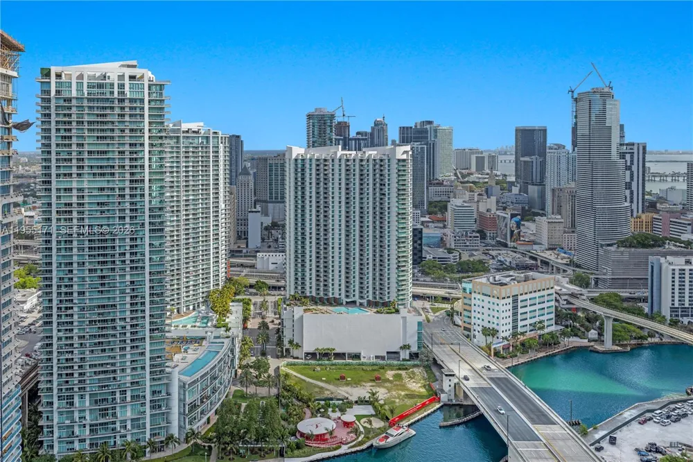 88 SW 7th St #3711 Miami, FL 33130