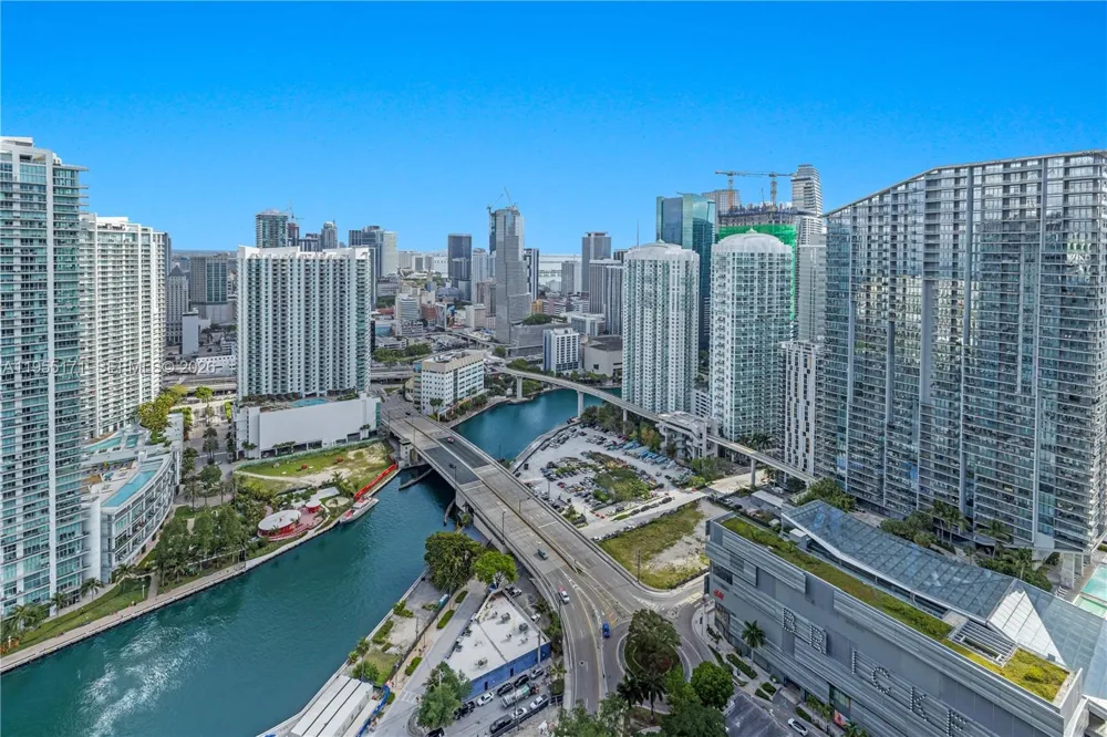 88 SW 7th St #3711 Miami, FL 33130