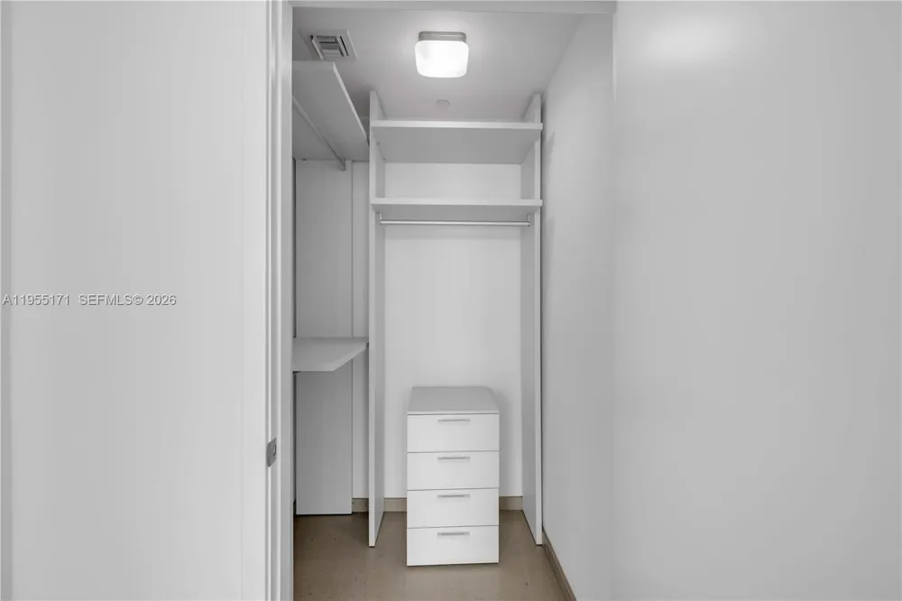 88 SW 7th St #3711 Miami, FL 33130