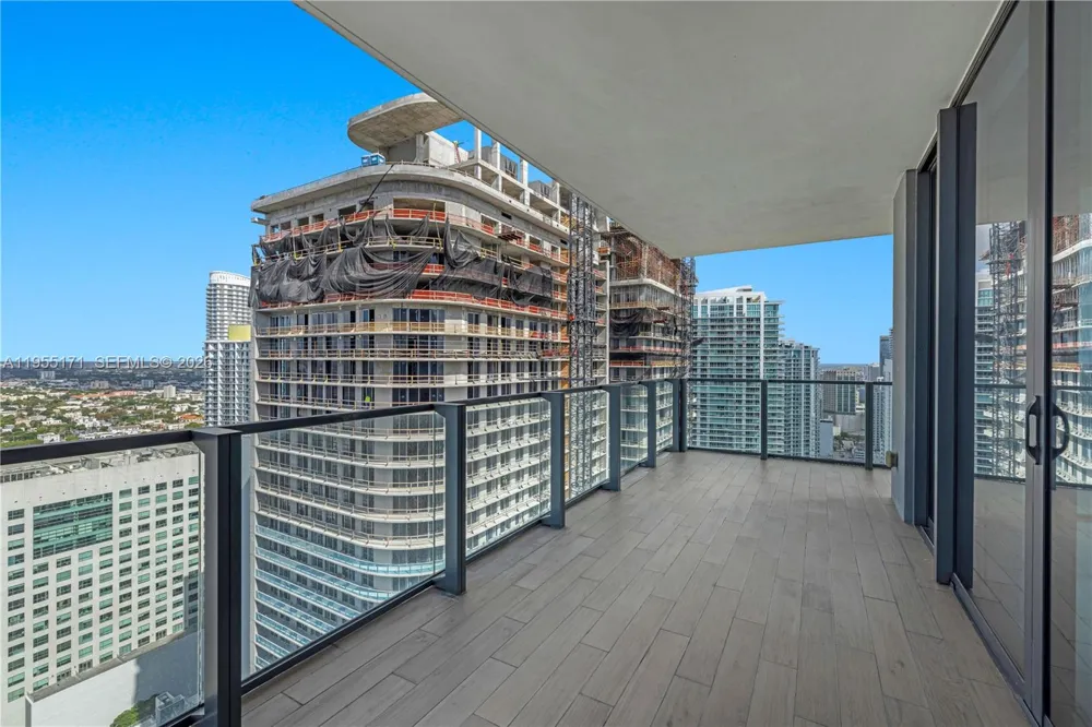 88 SW 7th St #3711 Miami, FL 33130