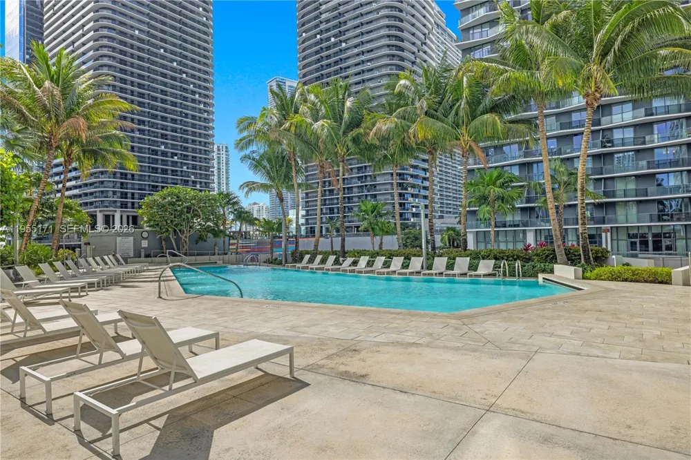 88 SW 7th St #3711 Miami, FL 33130