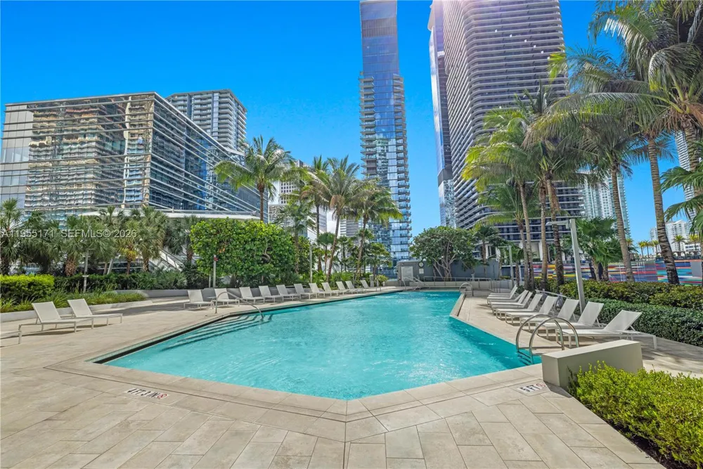 88 SW 7th St #3711 Miami, FL 33130