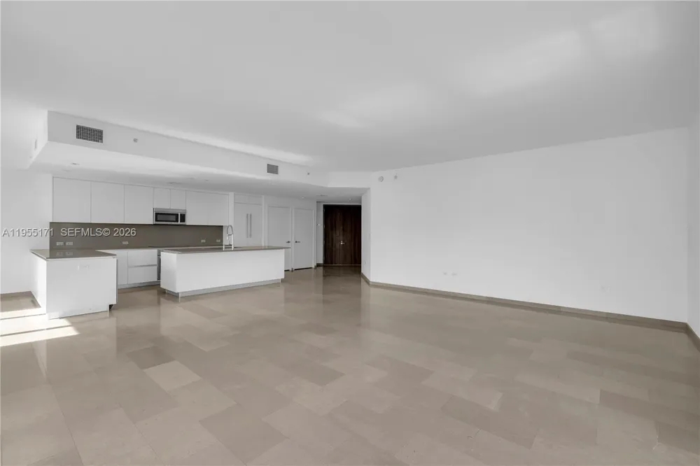 88 SW 7th St #3711 Miami, FL 33130
