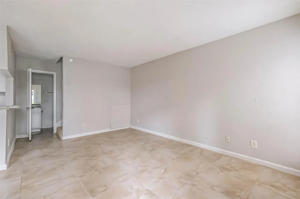 6633 W Airport Boulevard #502