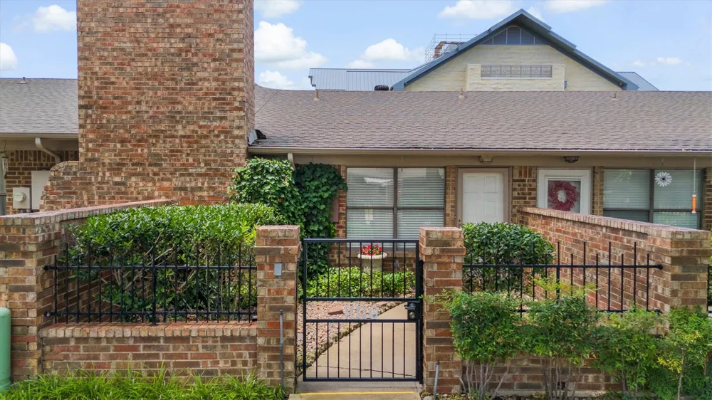 1109 Glenbrook Street