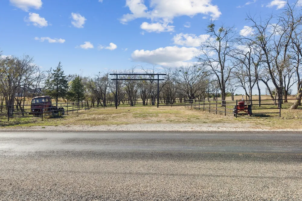 6160 CR-1103 Celina, TX 75009