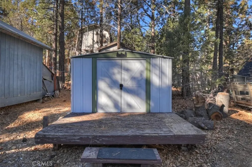 676 Pine Lane Sugarloaf, CA 92386