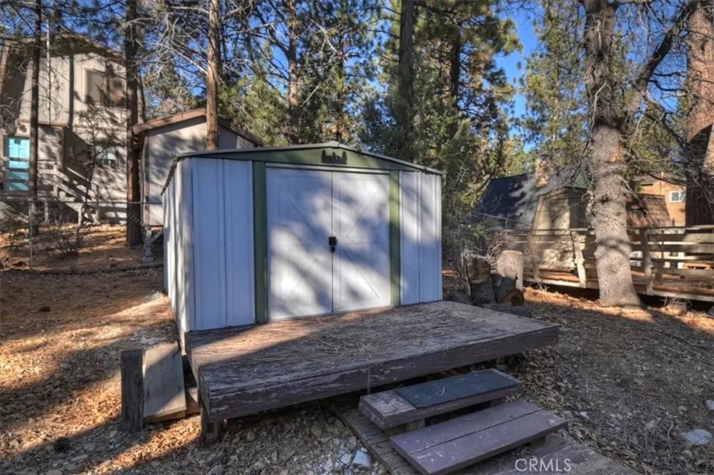 676 Pine Lane Sugarloaf, CA 92386
