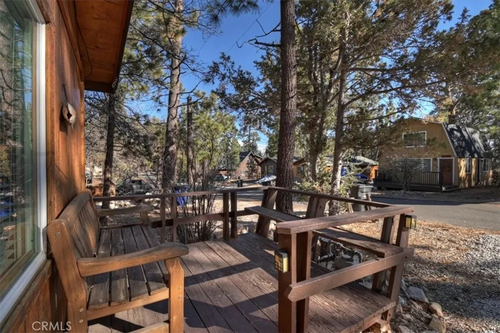 676 Pine Lane Sugarloaf, CA 92386
