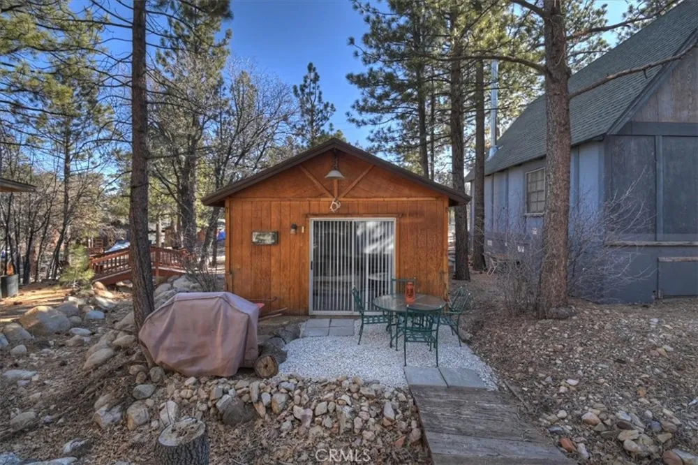 676 Pine Lane Sugarloaf, CA 92386