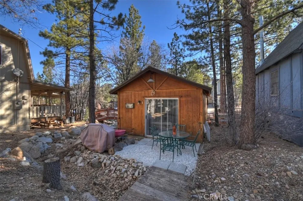 676 Pine Lane Sugarloaf, CA 92386