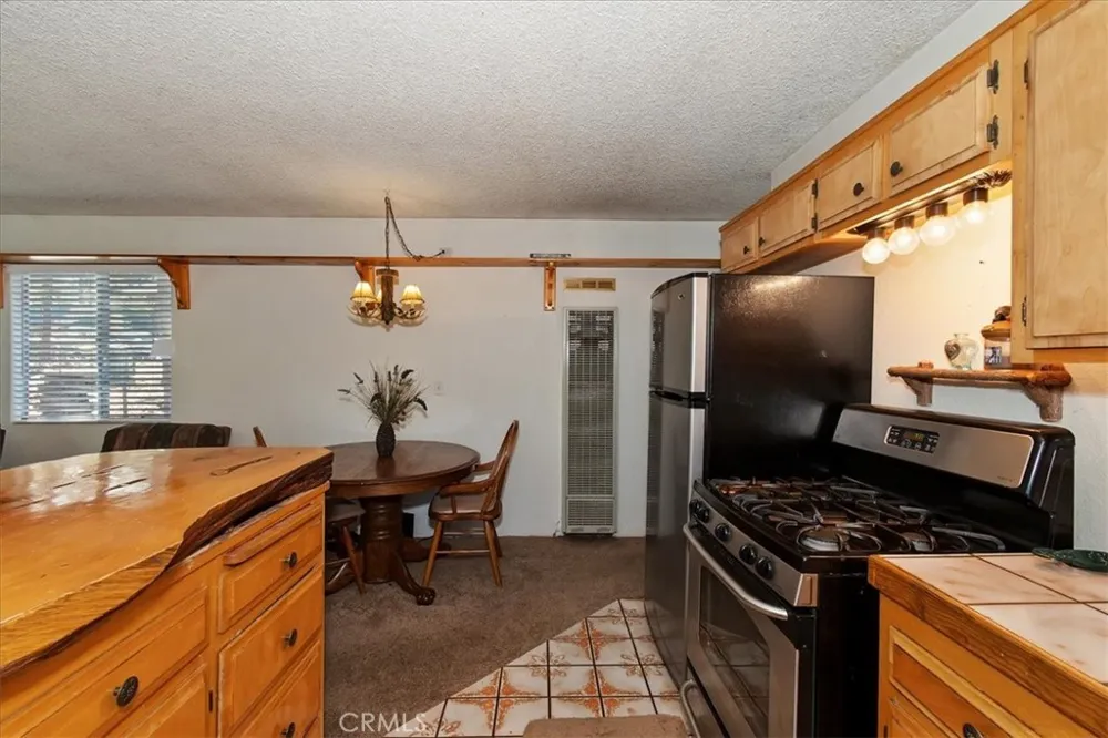 676 Pine Lane Sugarloaf, CA 92386