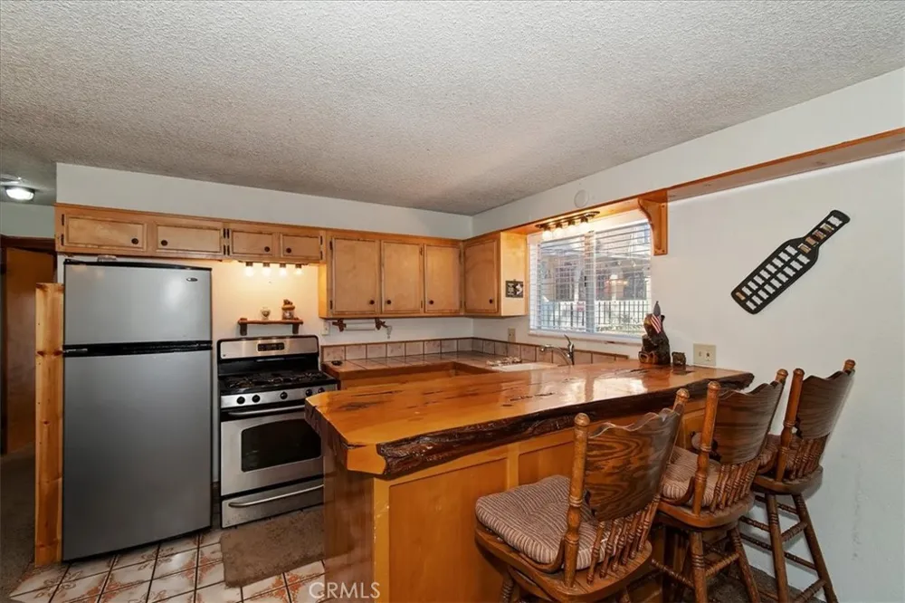 676 Pine Lane Sugarloaf, CA 92386