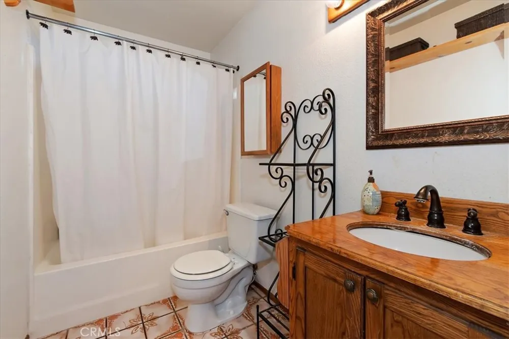 676 Pine Lane Sugarloaf, CA 92386