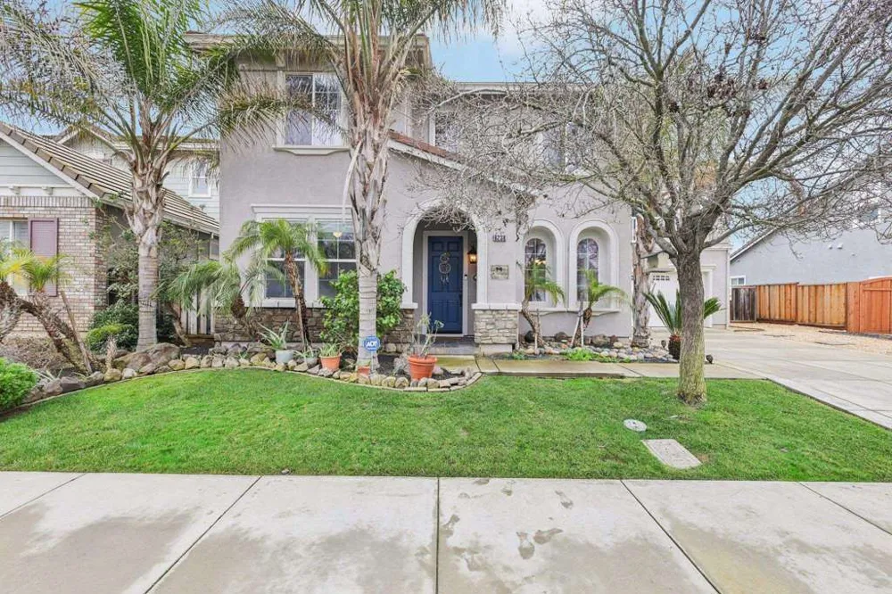 6238 Crystal Springs Cir