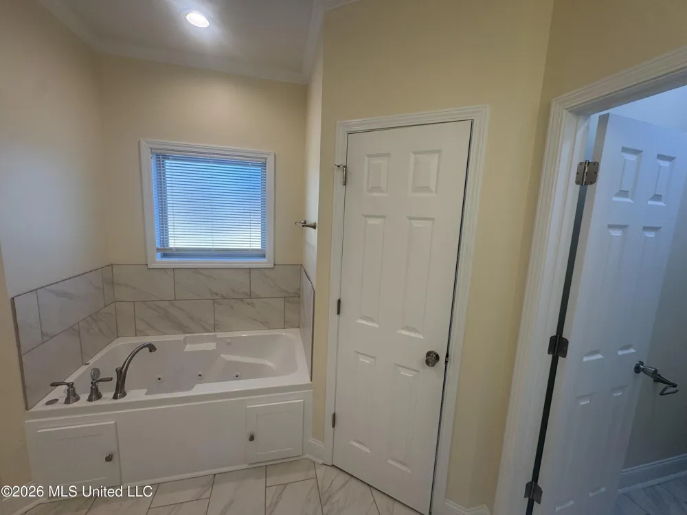 5252 Skylark Drive Byram, MS 39272