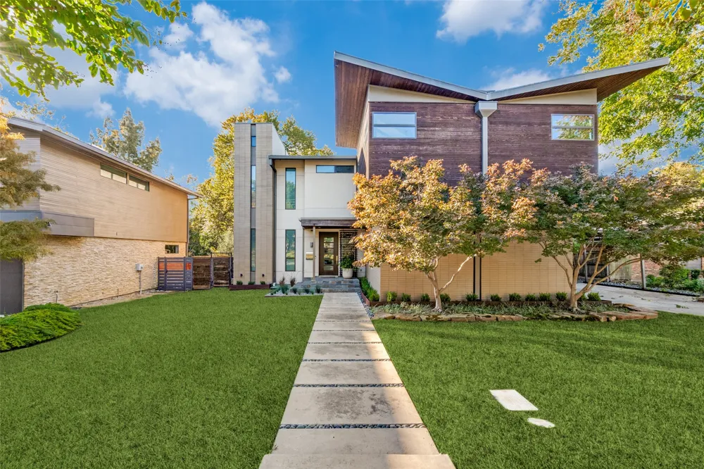 6536 Lake Circle Drive