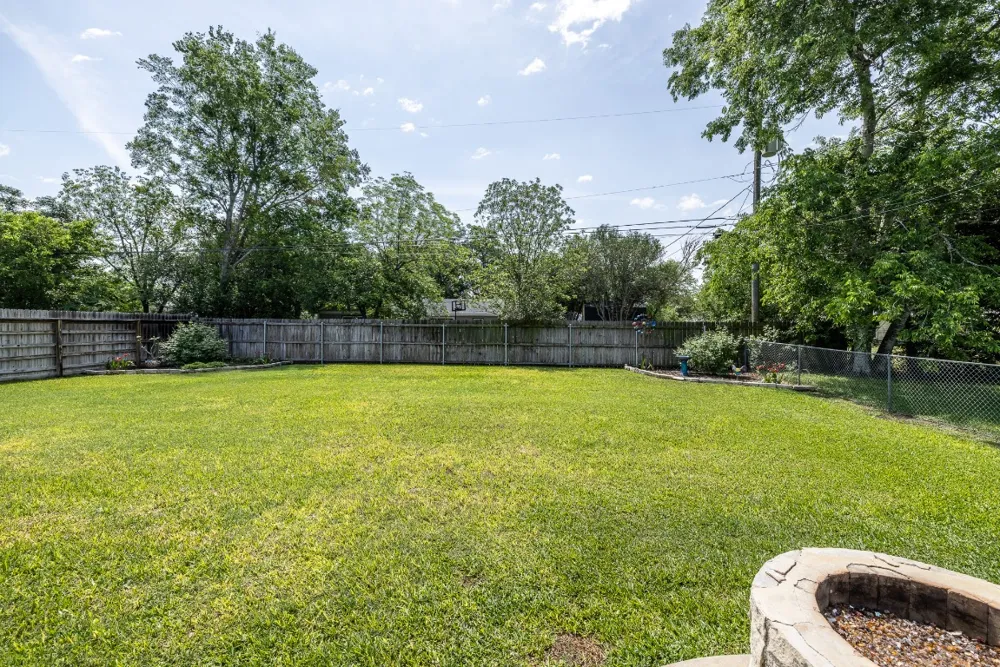1338 Donovan Street Gonzales, TX 78629