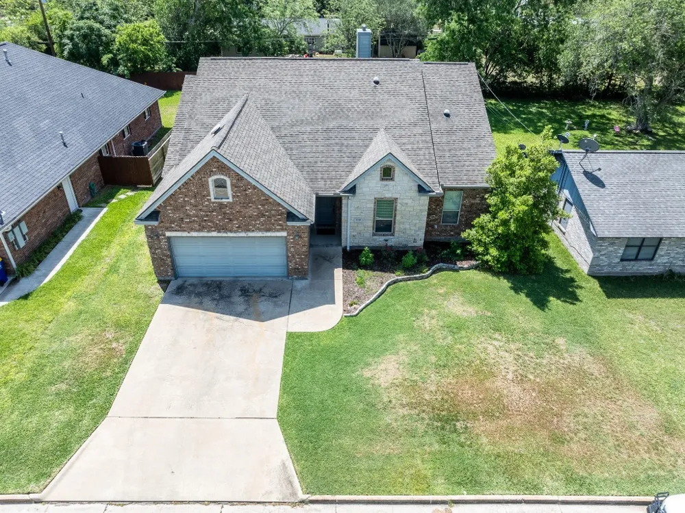 1338 Donovan Street Gonzales, TX 78629