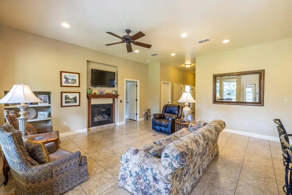 1338 Donovan Street Gonzales, TX 78629