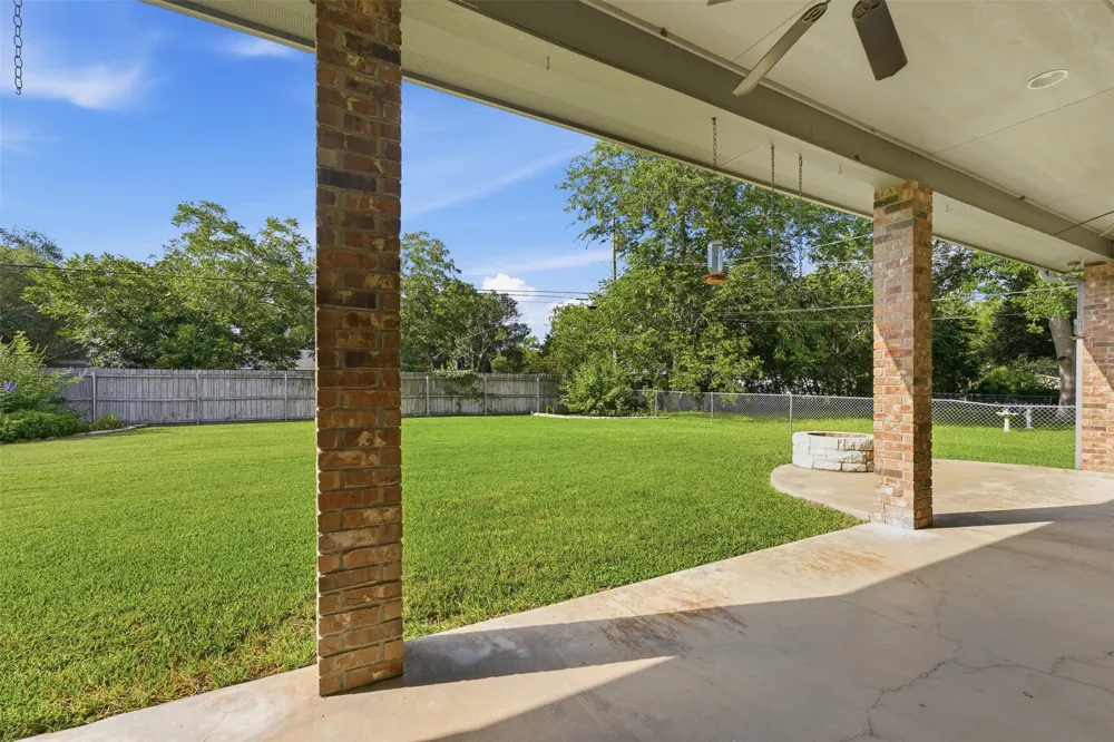 1338 Donovan Street Gonzales, TX 78629