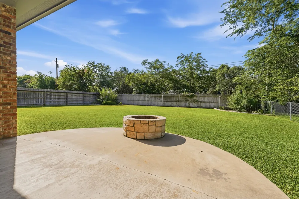 1338 Donovan Street Gonzales, TX 78629