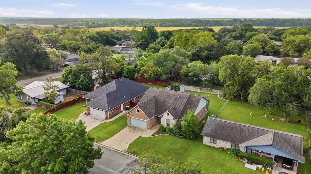 1338 Donovan Street Gonzales, TX 78629