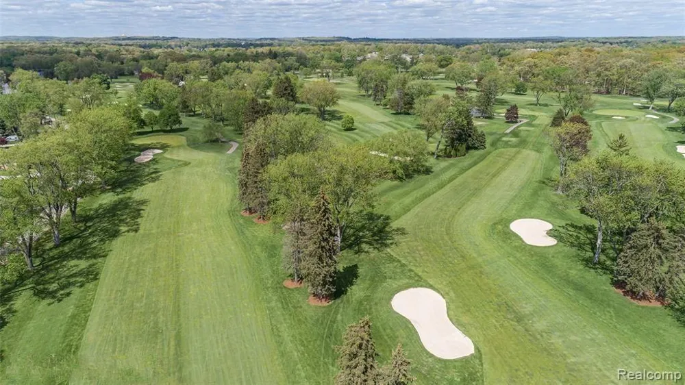 8605 EDGEWOOD PARK DRIVE Commerce Charter Township, MI 48382