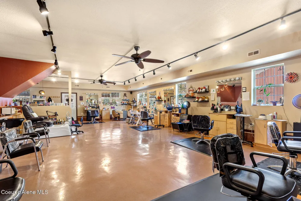 207 S Division Street Pinehurst, ID 83850