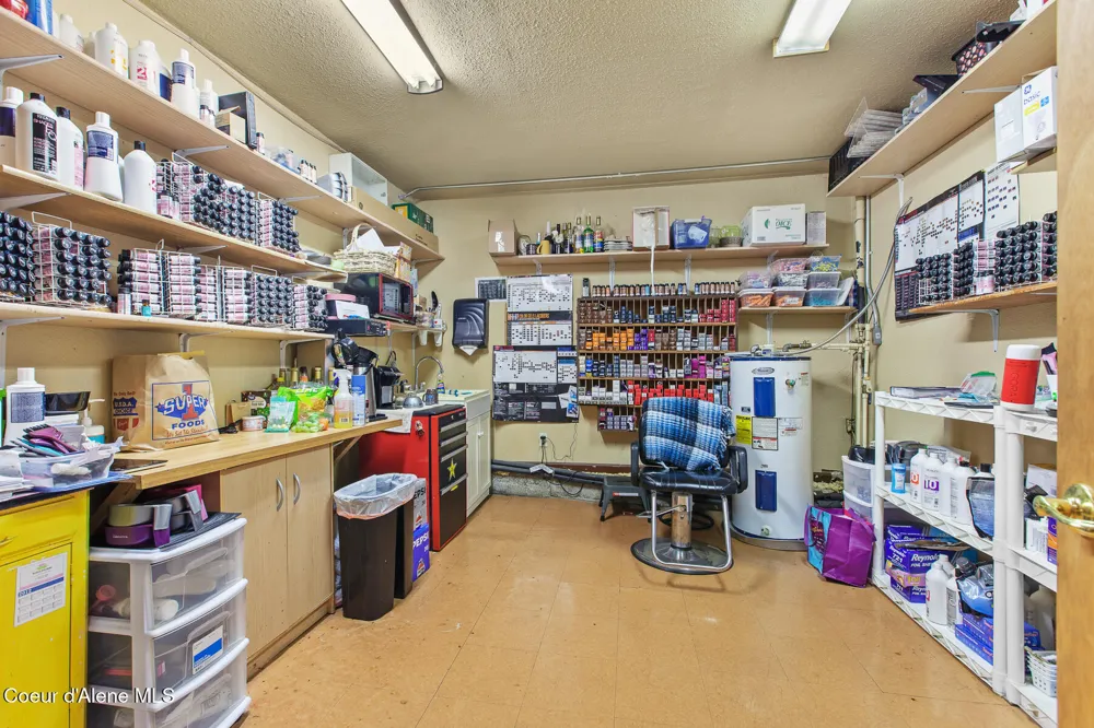 207 S Division Street Pinehurst, ID 83850