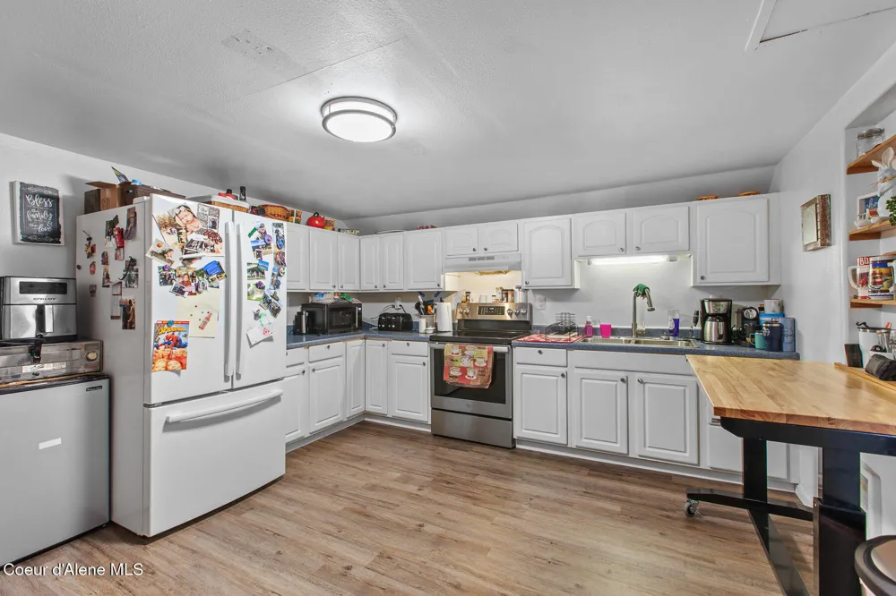 207 S Division Street Pinehurst, ID 83850