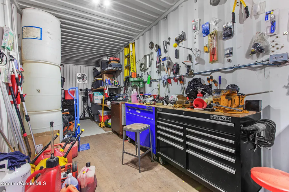 207 S Division Street Pinehurst, ID 83850