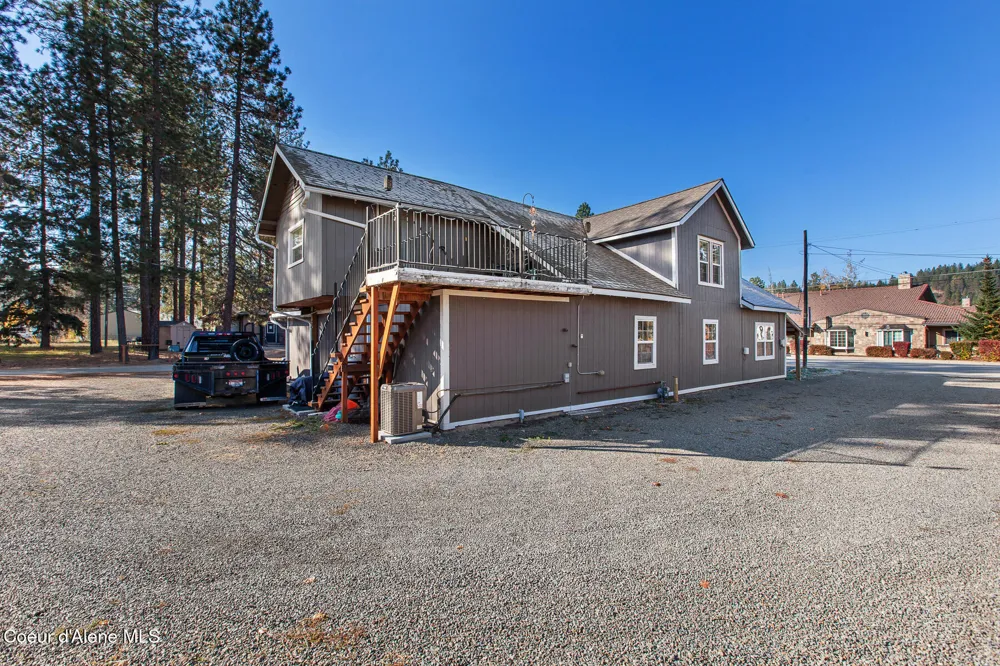 207 S Division Street Pinehurst, ID 83850