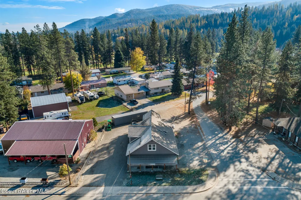 207 S Division Street Pinehurst, ID 83850