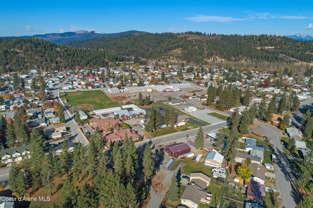 207 S Division Street Pinehurst, ID 83850
