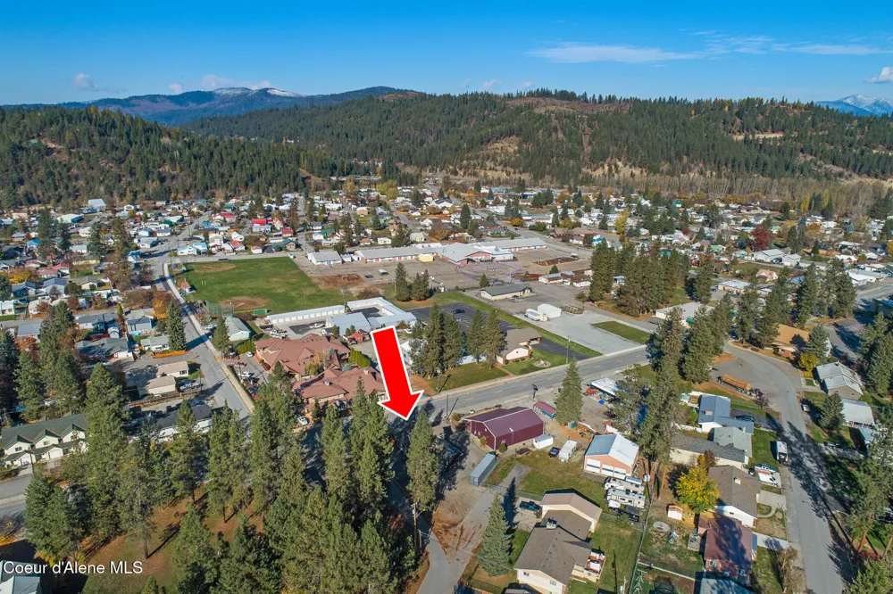 207 S Division Street Pinehurst, ID 83850