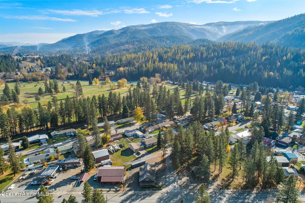 207 S Division Street Pinehurst, ID 83850